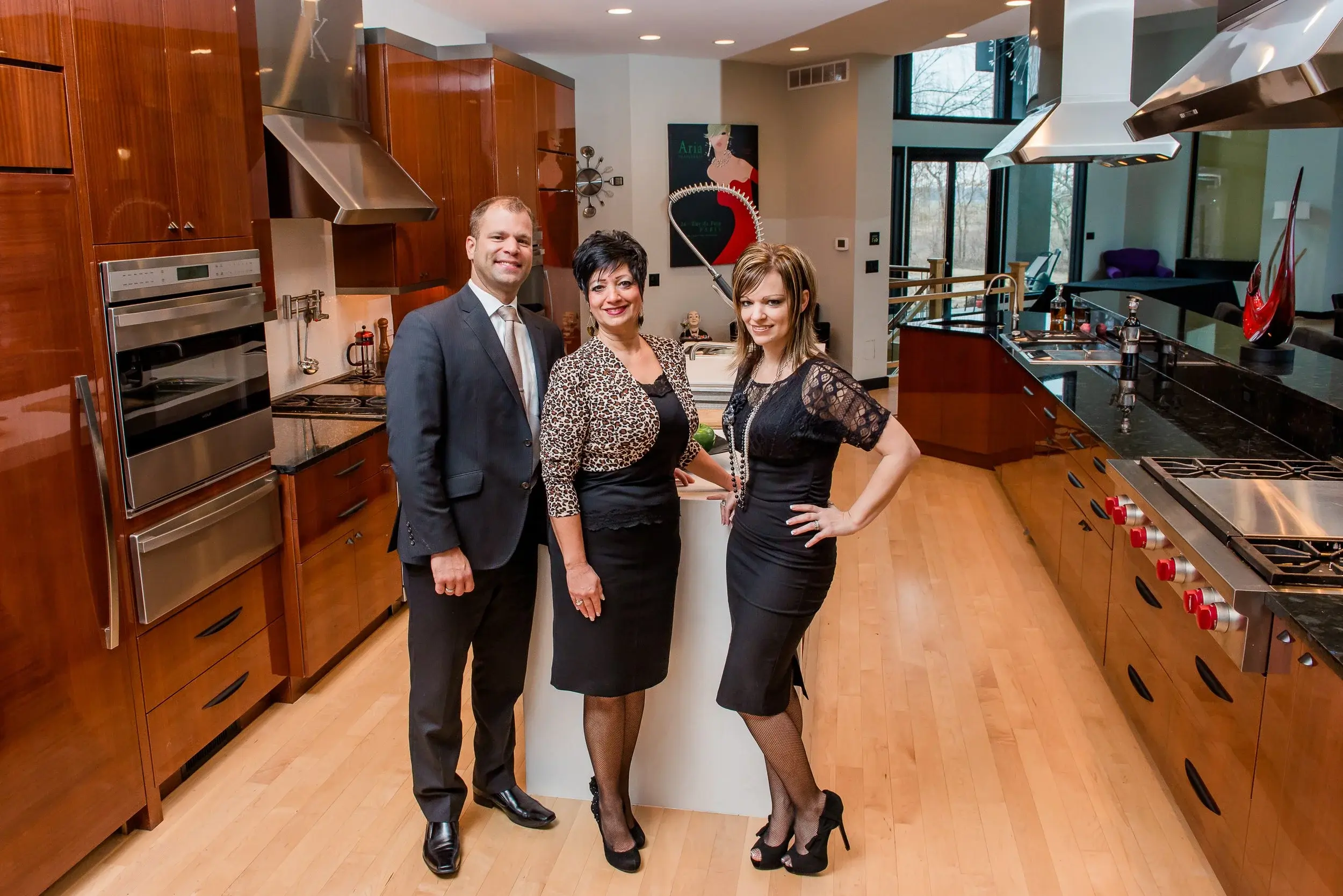 custom kitchen cabinets with sleek contemporary style